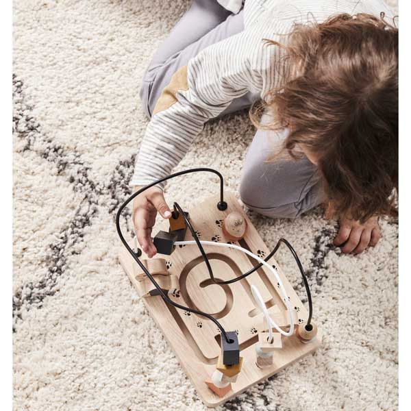 line maze with colored wooden shapes