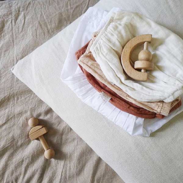 γεωμετρικό ξυλινο μασητικό με κουδουνίστρα